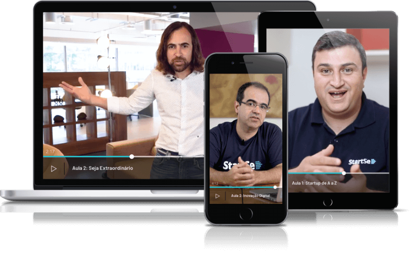 MacBook ao lado esquerdo com Mauricio Benvenutti na tela; iPad ao lado direito com Junior Borneli na tela; iPhone ao centro e na frente com Cristiano Kruel na tela