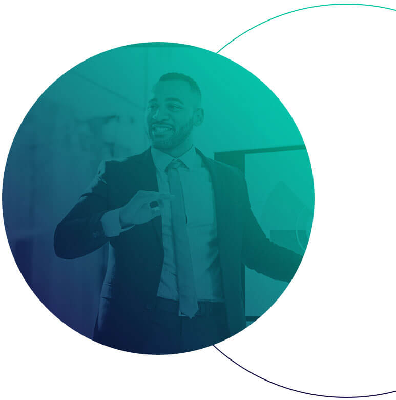 Um circulo em degradê azul e verde com a imagem de um homem de terno fazendo uma apresentação